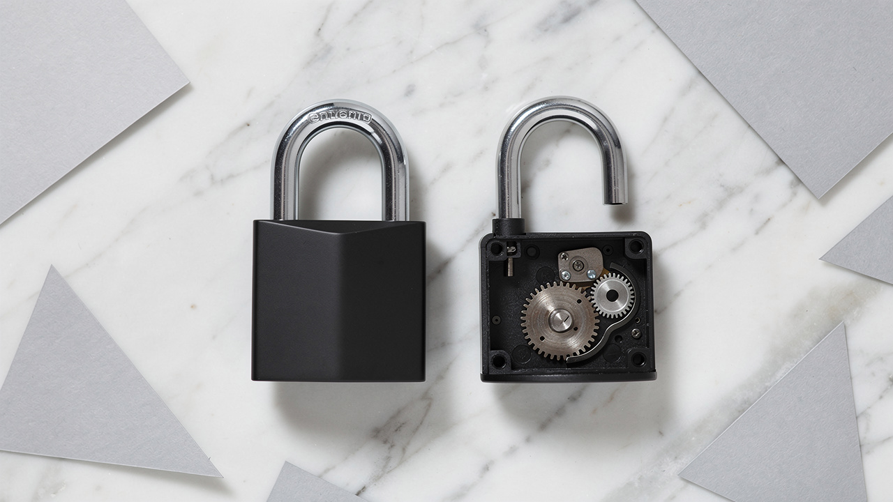 Two padlocks representing the two types of PDF passwords